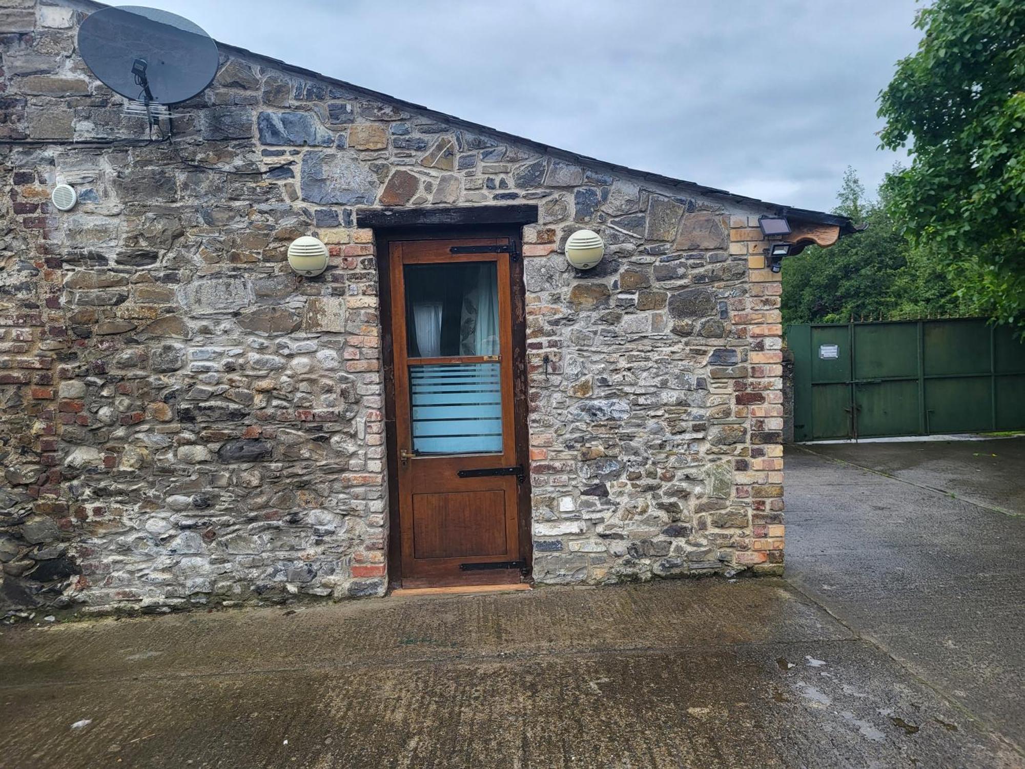 Mount Pleasant Country House Pensionat Lucan Exteriör bild
